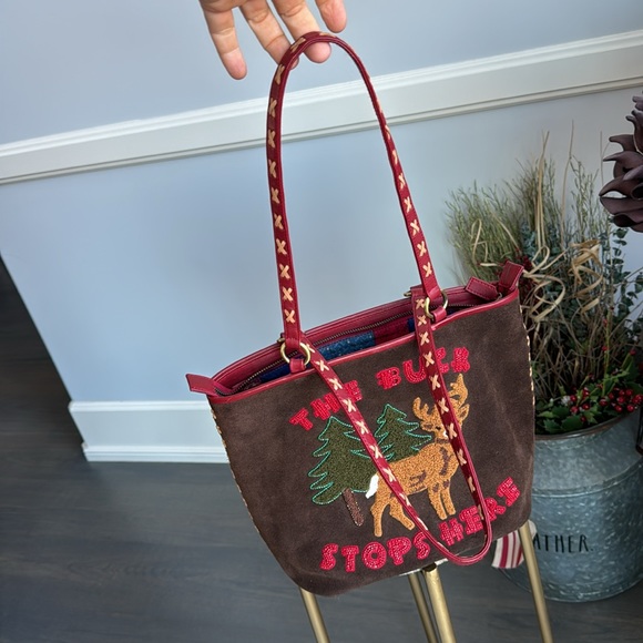 Isabella Fiore. Brown Suede and Red Leather Tote. Limited Edition. Rare find. - Picture 13 of 15